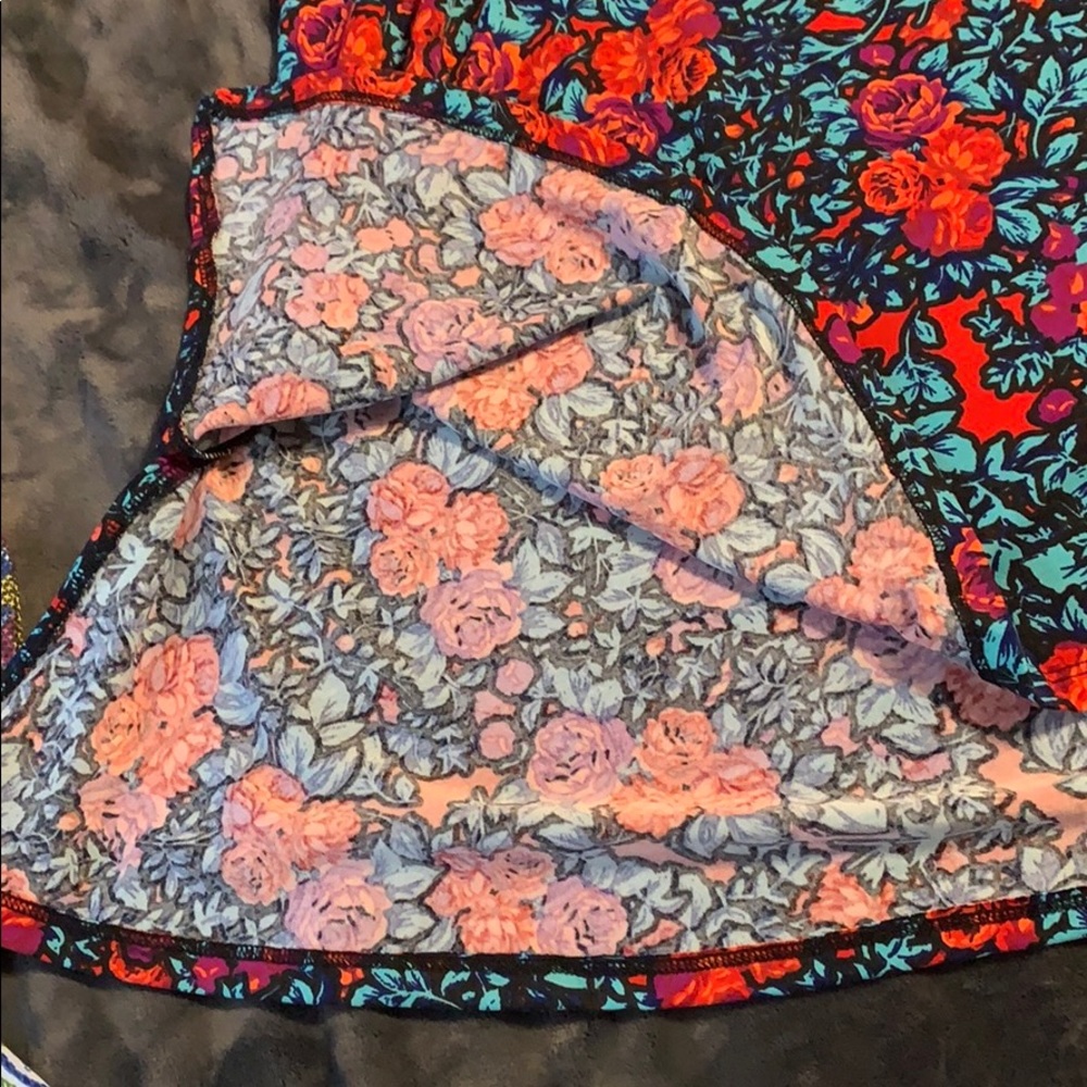 Lularoe Perfect T - Picture 4 of 5